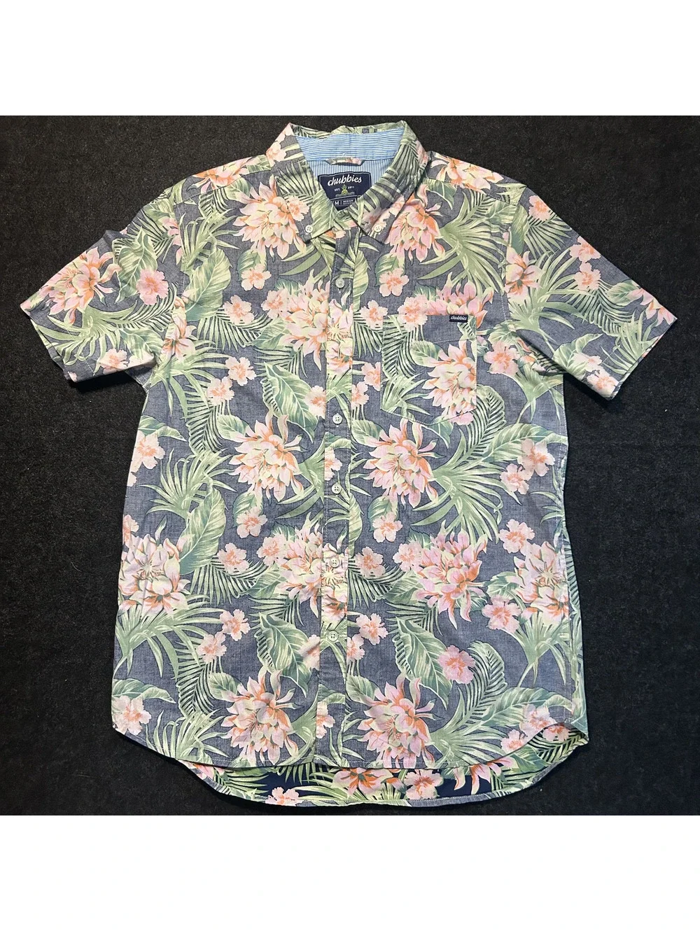 Chubbies The Resort Wear Friday Shirt Men's Size Medium Hawaiian Floral Pattern